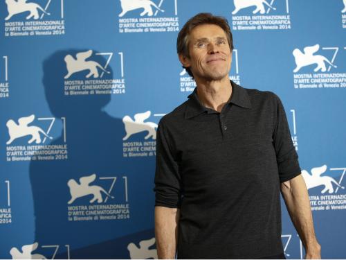 Το Θέατρο ως Αντίδοτο στην Ψηφιακή Εποχή: Μήνυμα του Γουίλεμ Νταφόε