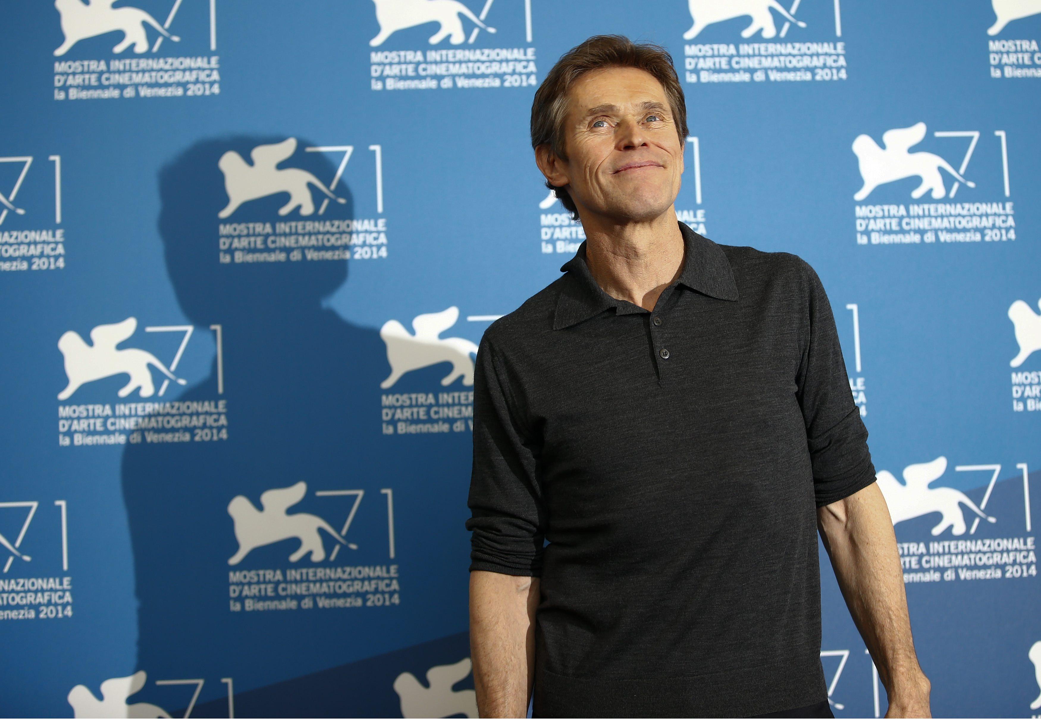 Το Θέατρο ως Αντίδοτο στην Ψηφιακή Εποχή: Μήνυμα του Γουίλεμ Νταφόε