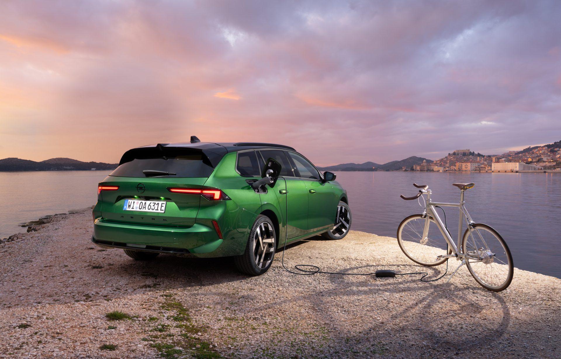 Νέα SUV και ηλεκτρικά μοντέλα αναστατώνουν την ελληνική αγορά αυτοκινήτου