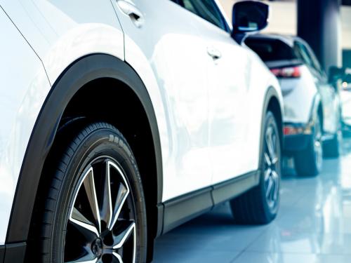 Μείωση πωλήσεων νέων αυτοκινήτων και αναδυόμενες τάσεις στην αγορά