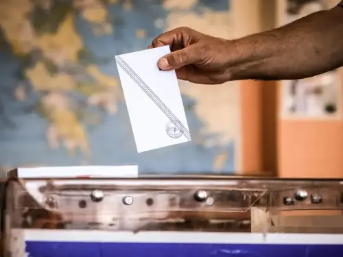 Δημοσκοπηση MRB: Η ΝΔ προηγείται με μεγάλη διαφορά, οι πολίτες ζητούν ουδετερότητα