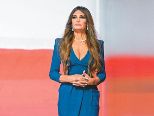 Πολιτικές εξελίξεις: Στρατηγικές κινήσεις και η 25η Μαρτίου