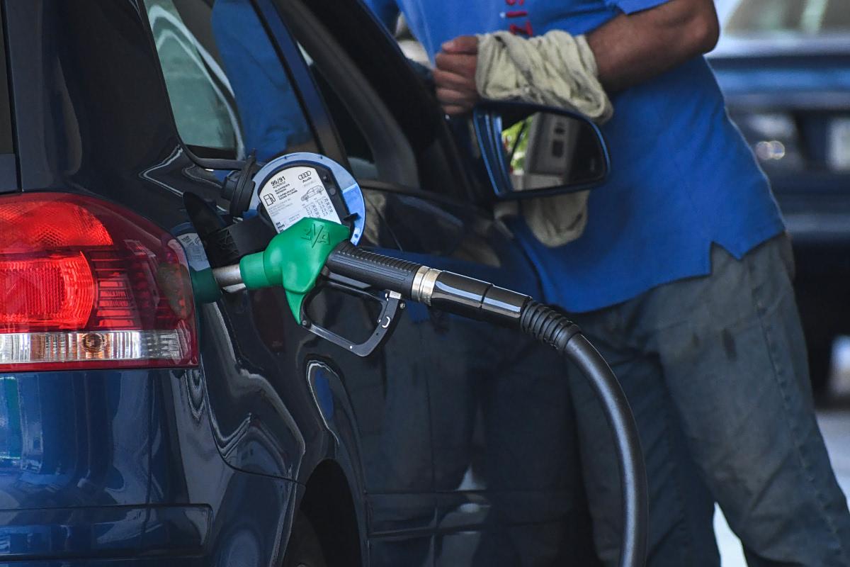 Σημαντικές Πολιτικές Εξελίξεις και Οικονομικές Προκλήσεις