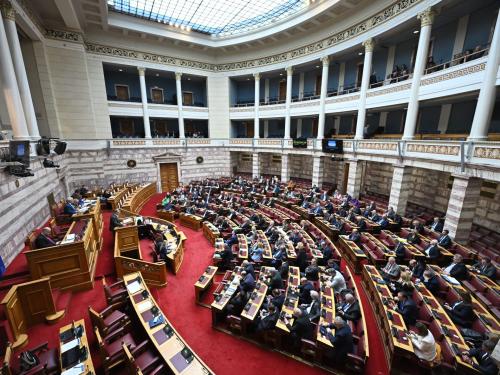 Πολιτική Σύγκρουση για το Νομοσχέδιο Παιδείας στην Ολομέλεια