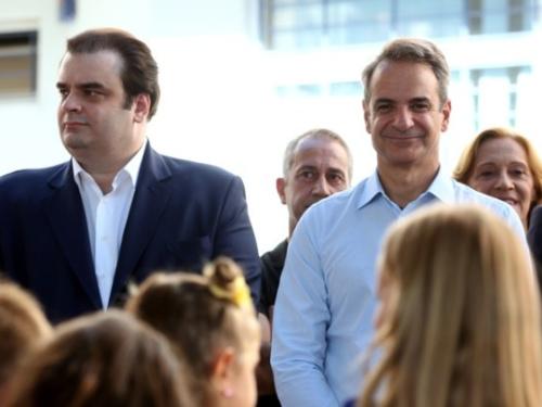 Στη Γλυφάδα για την έναρξη της νέας σχολικής χρονιάς ο πρωθυπουργός - Το μεσημέρι μεταβαίνει στη Βιέννη