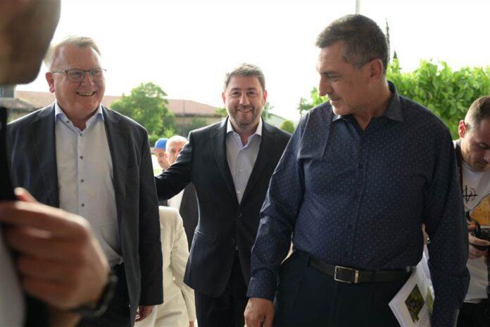 Συνάντηση του Νίκου Ανδρουλάκη και του Νίκολας Σμιτ με τον Περιφερειάρχη Θεσσαλίας Δημήτρη Κουρέτα