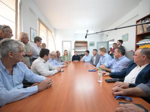 Νίκος Ανδρουλάκης: «Η χώρα αποκλίνει σταθερά από όλους τους δείκτες ευημερίας των ευρωπαϊκών χωρών και αυτό έχει ονοματεπώνυμο: Κυβέρνηση Κυριάκου Μητσοτάκη» - Με τον δήμαρχο Κύμης – Αλιβερίου, Νίκο Μπαράκο, συναντήθηκε ο Πρόεδρος του ΠΑΣΟΚ-Κινήματος